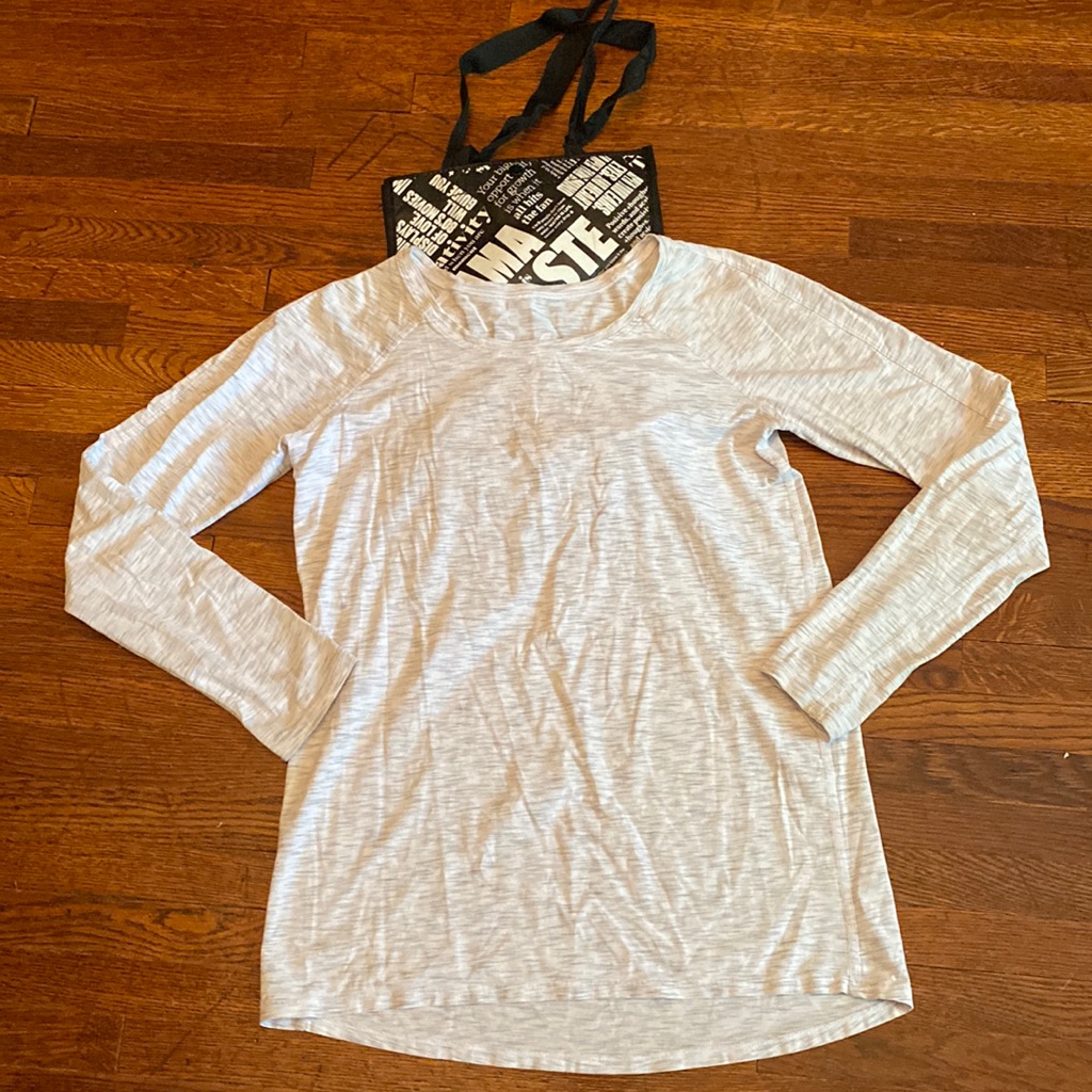 Lululemon TShirt Size S In Great Condition With Shopping Bag